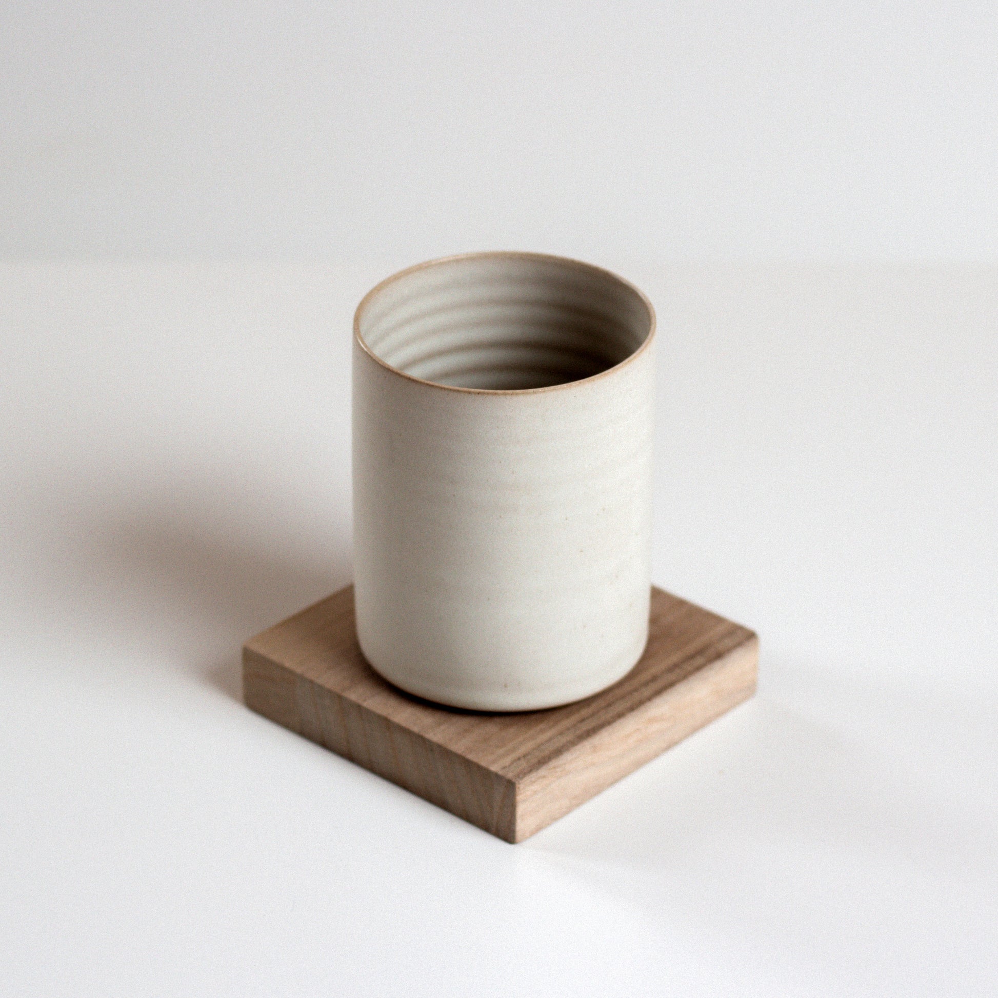 Vinh Truong | Beaker | Linen