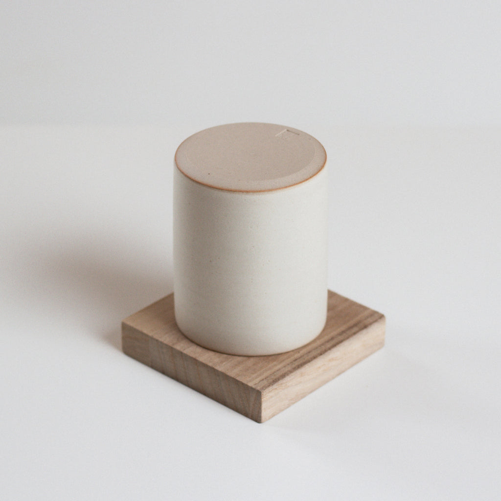Vinh Truong | Beaker | Linen