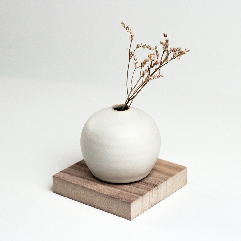 Vinh Truong | Bud Vase | Linen