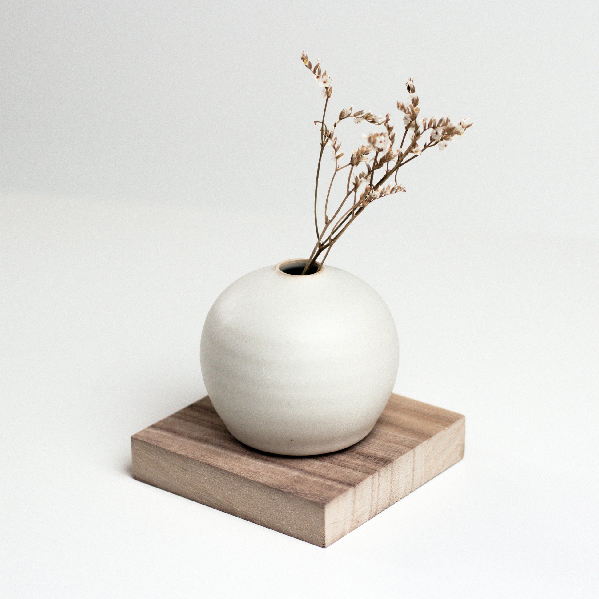 Vinh Truong | Bud Vase | Linen