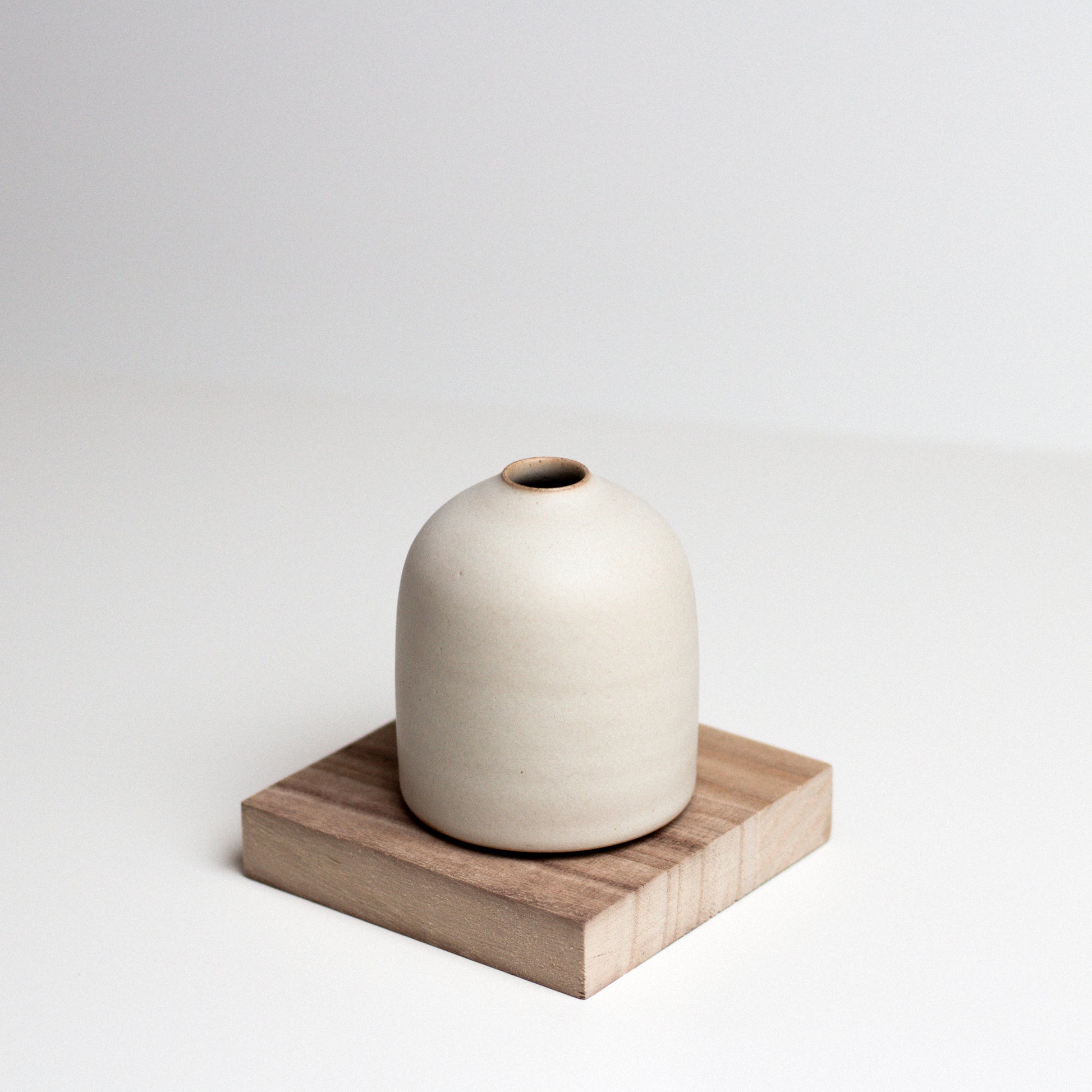 Vinh Truong | Bud Vase | Linen