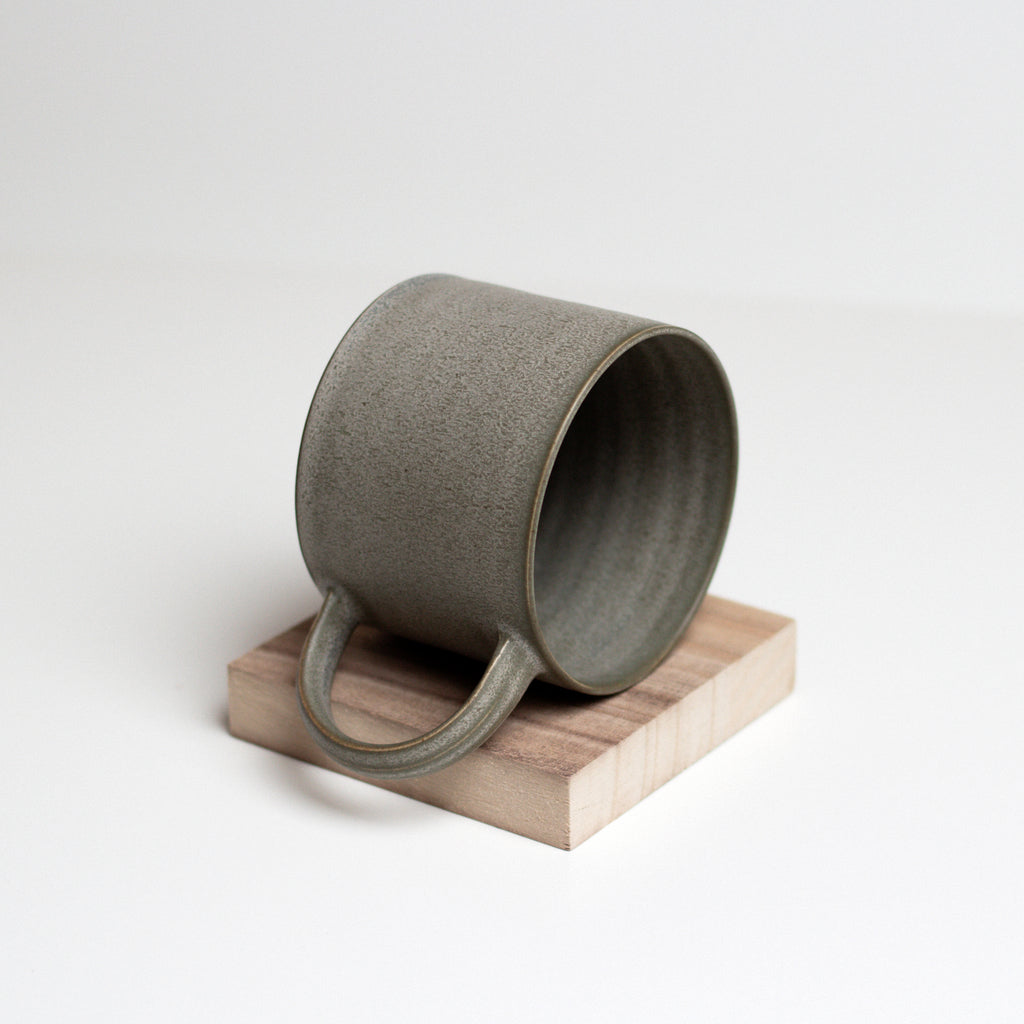 Vinh Truong | Handmade Mug | Pebble Grey