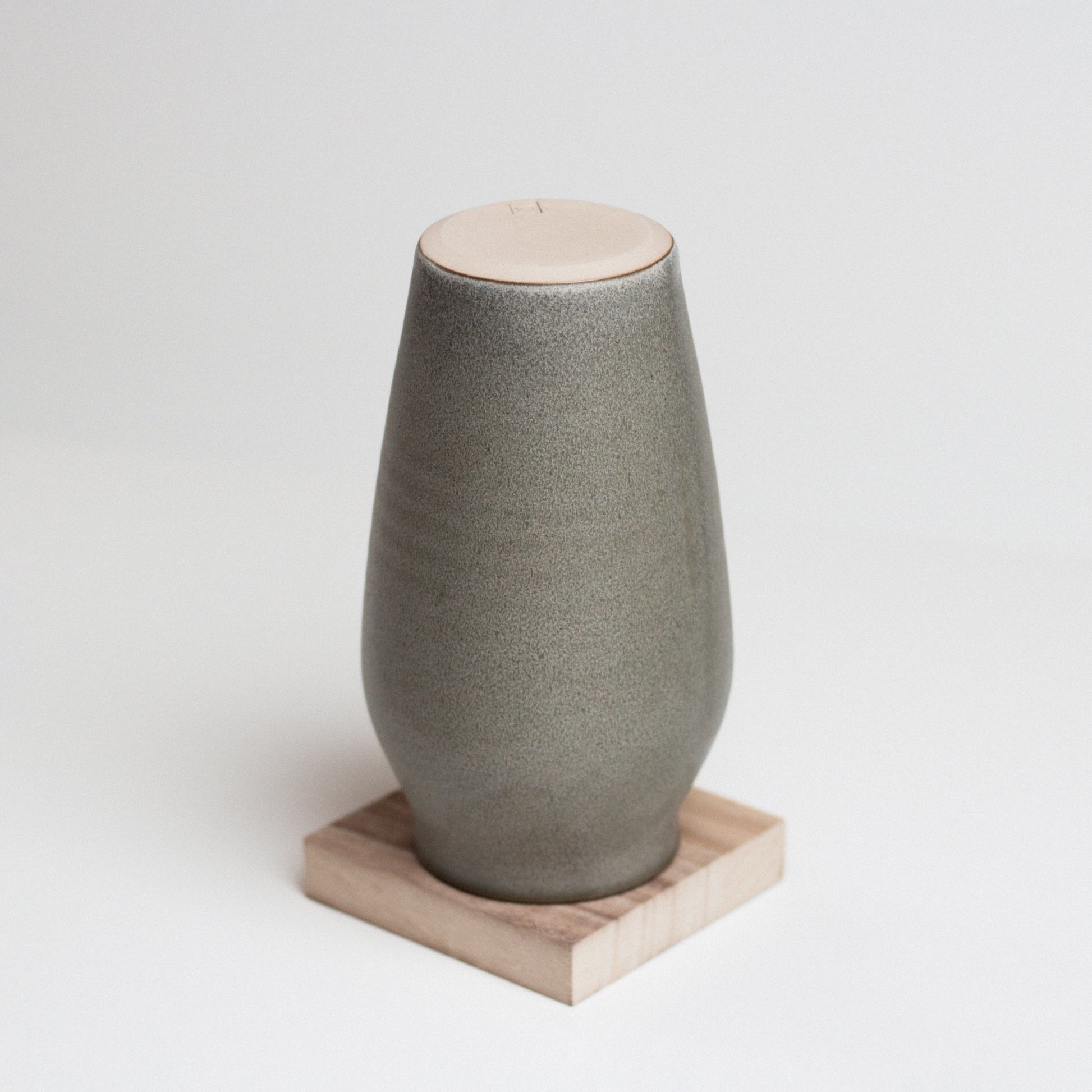 Vinh Truong | Stem Vase | Pebble Grey