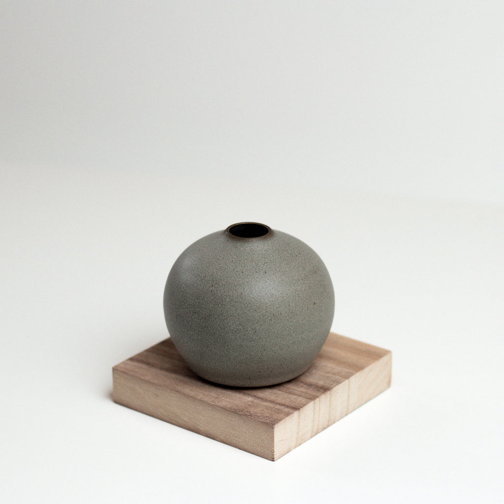 Vinh Truong | Bud Vase | Pebble Grey
