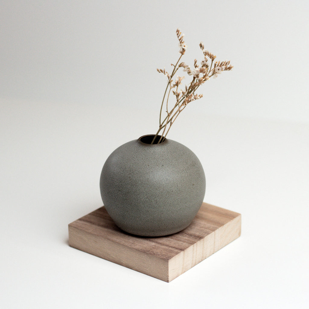 Vinh Truong | Bud Vase | Pebble Grey
