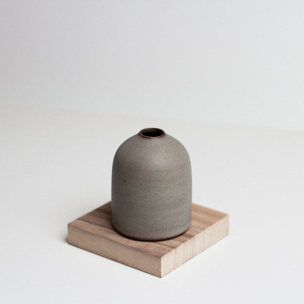 Vinh Truong | Bud Vase | Pebble Grey