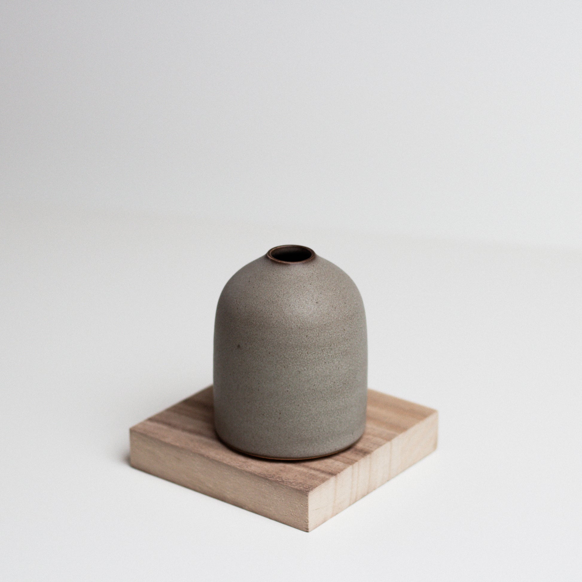 Vinh Truong | Bud Vase | Pebble Grey