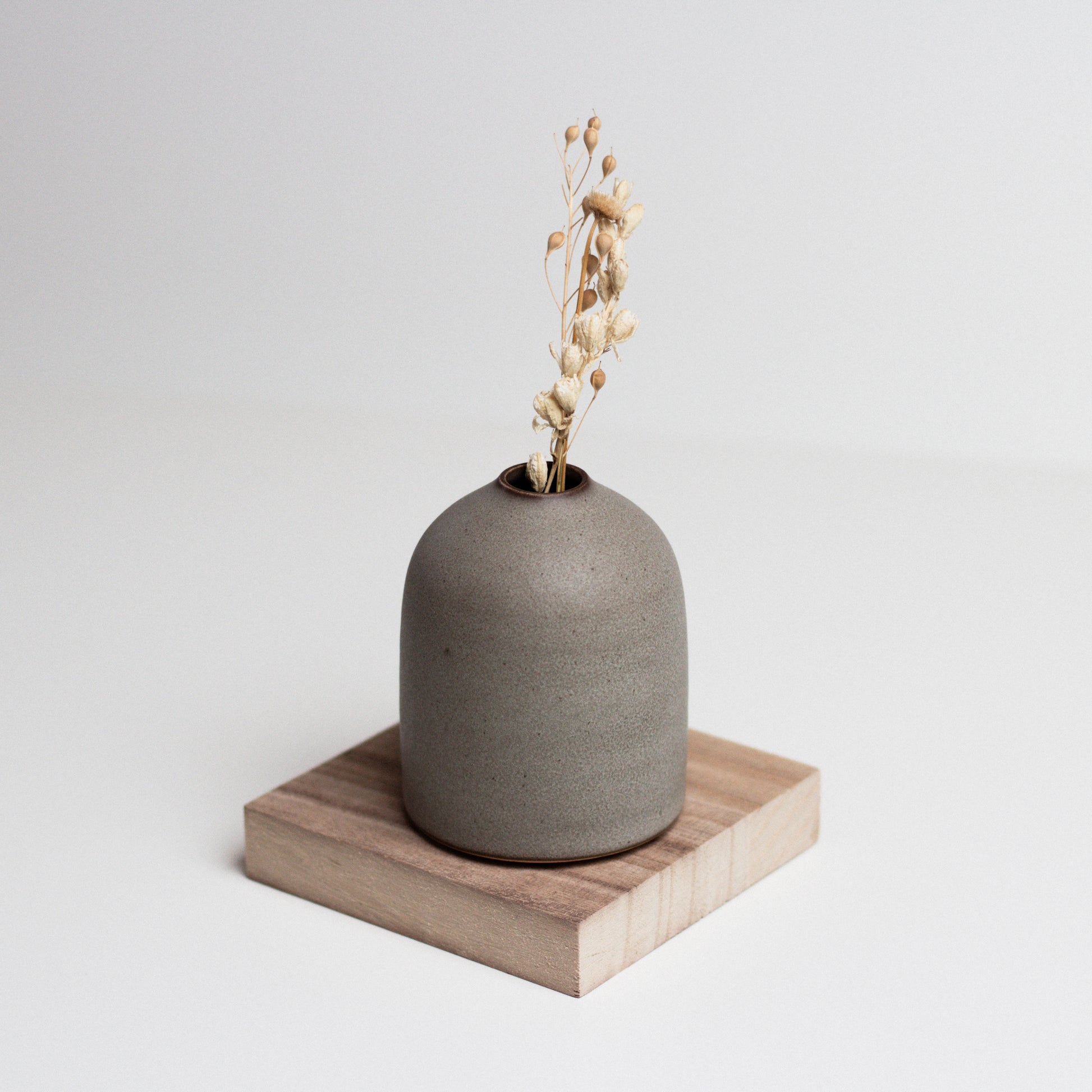 Vinh Truong | Bud Vase | Pebble Grey