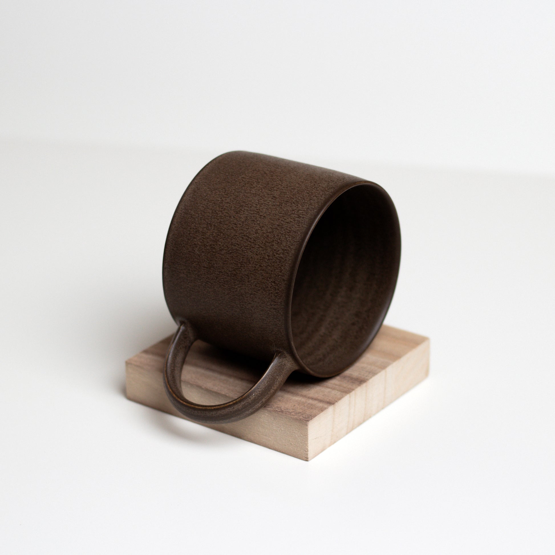 Vinh Truong | Handmade Mug | Umber Brown