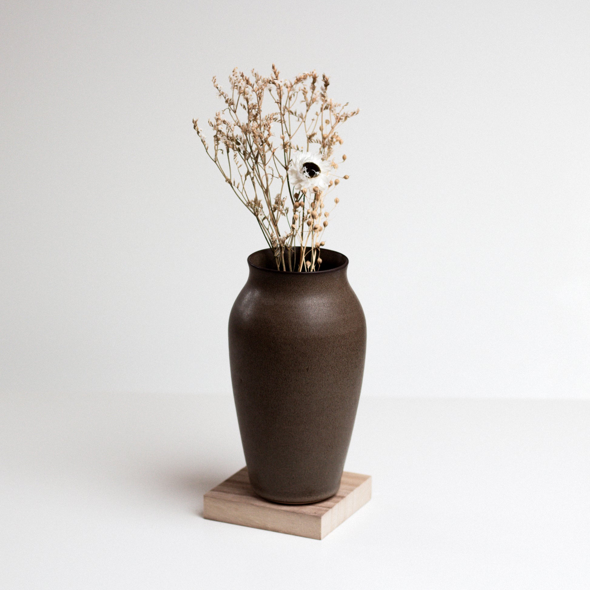 Vinh Truong | Stem Vase | Umber Brown