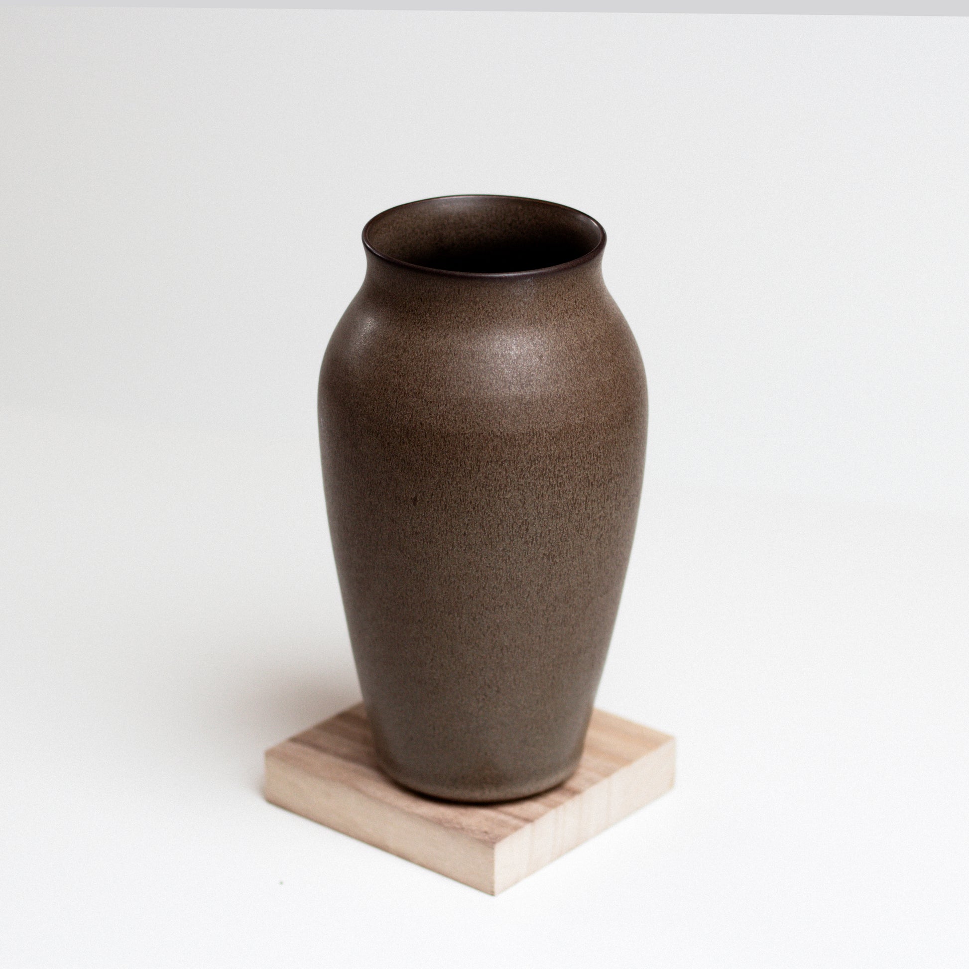 Vinh Truong | Stem Vase | Umber Brown