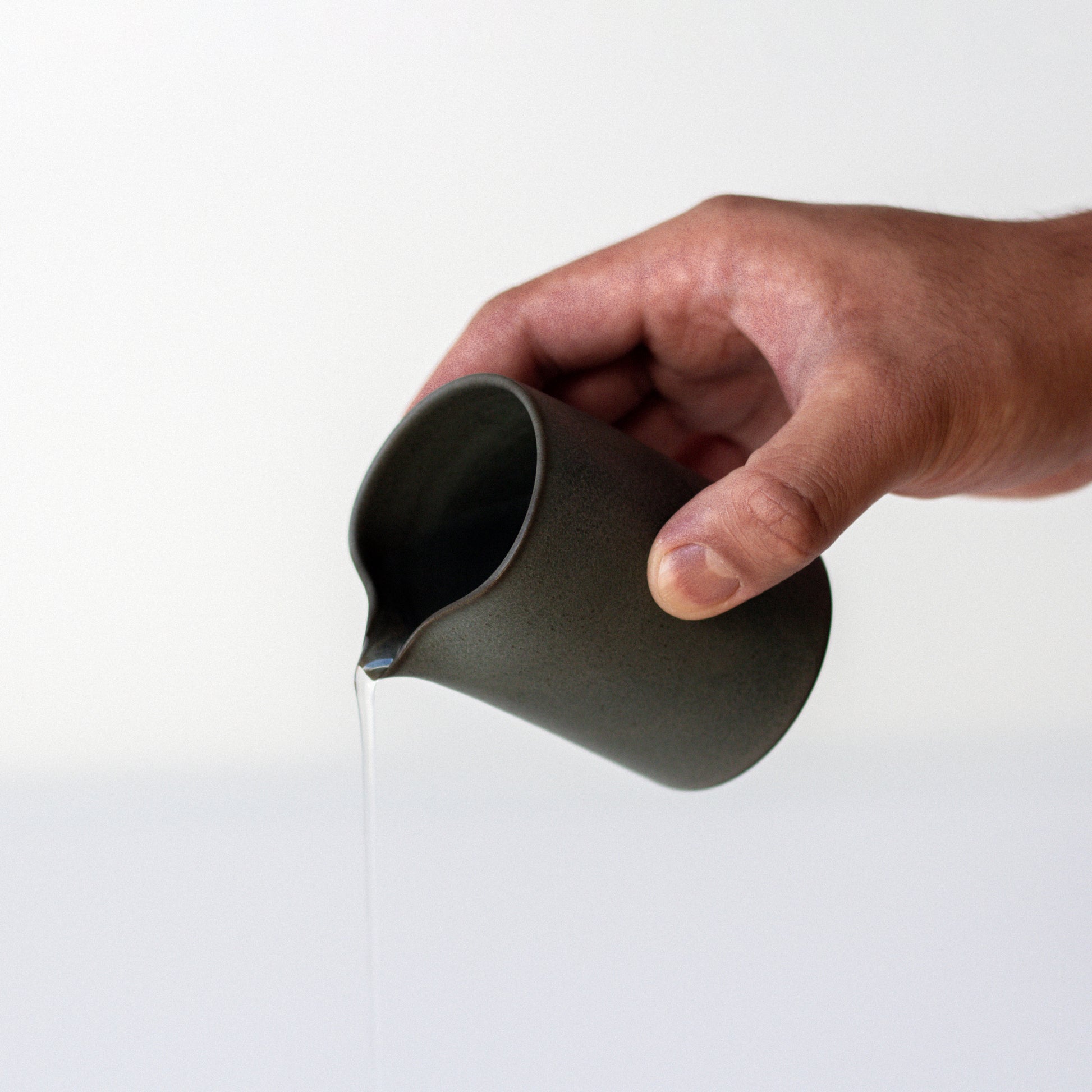 Vinh Truong | Pourer | Pebble Grey