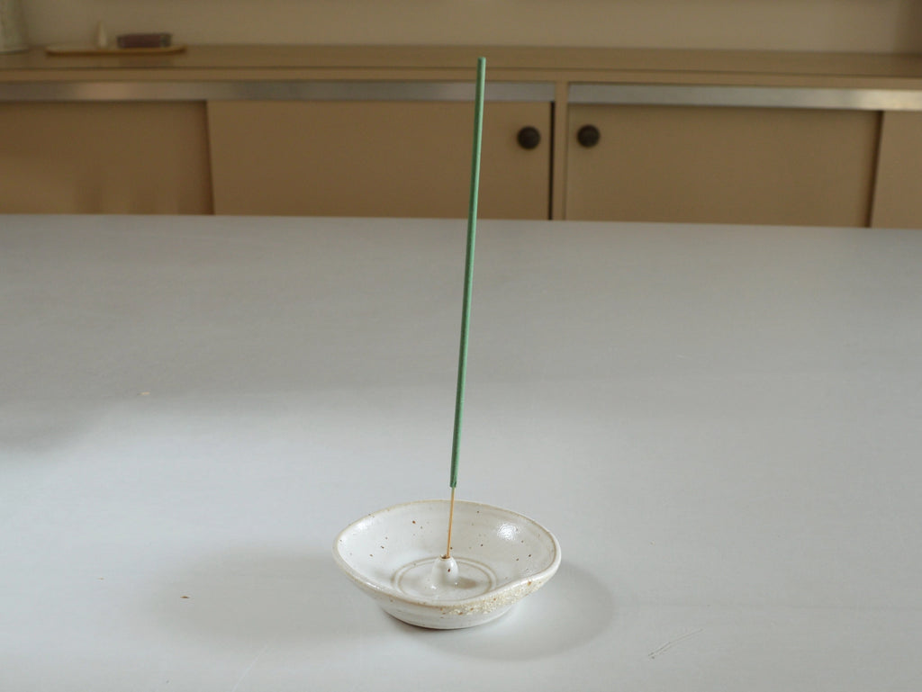 Karolina Bednorz | Handmade Incense Holder | Speckled White