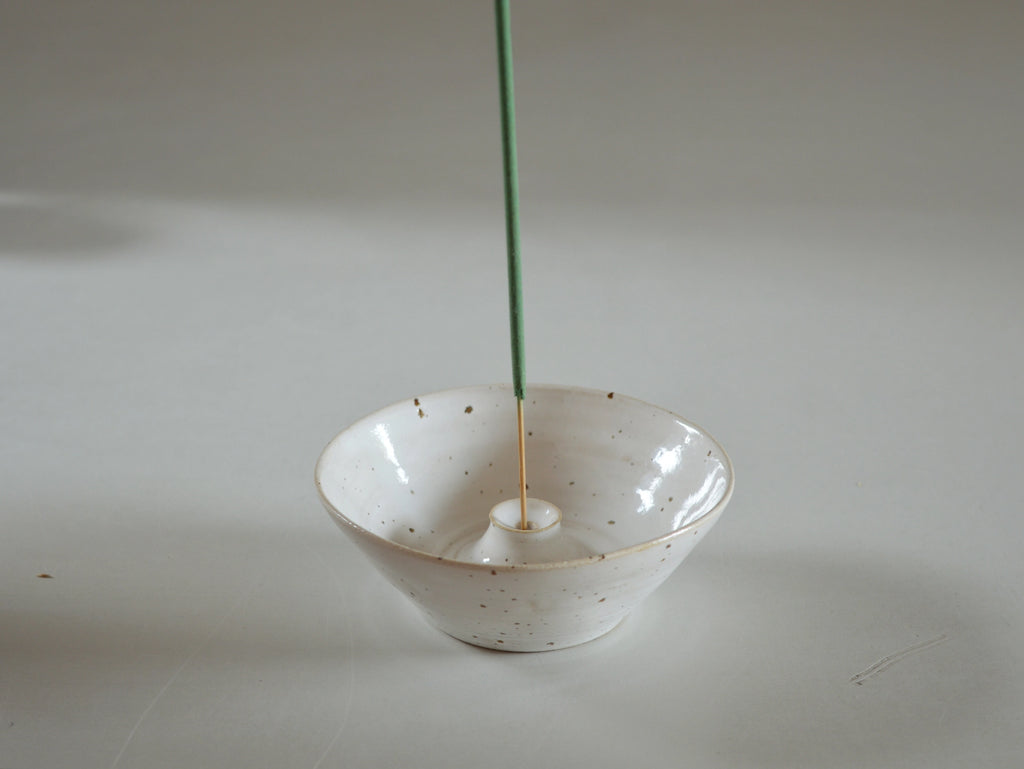 Karolina Bednorz | Handmade Incense Holder | Speckled White