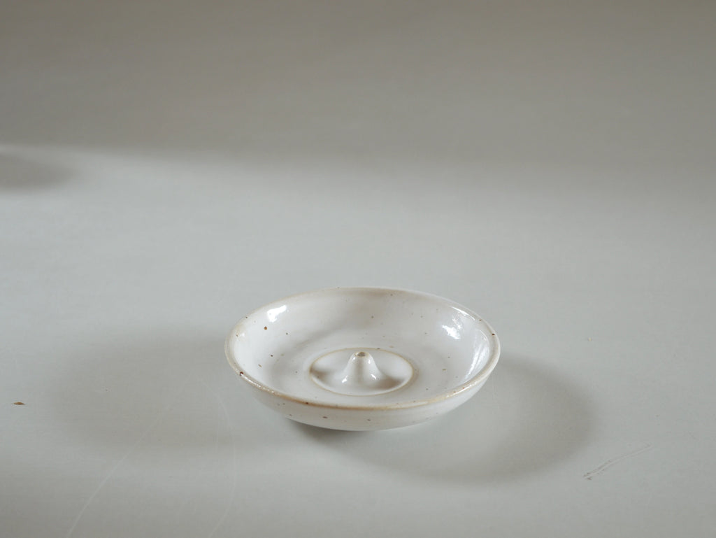 Karolina Bednorz | Handmade Incense Holder | Speckled White