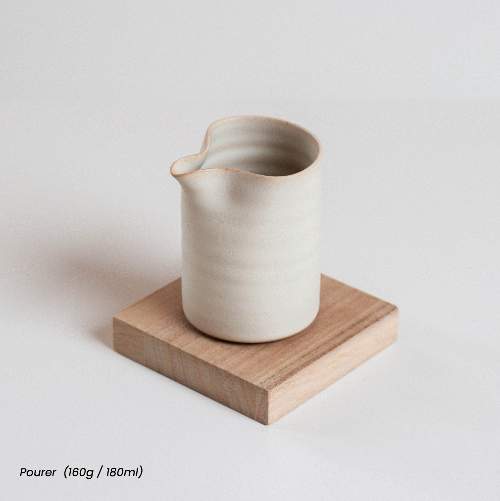 Vinh Truong | Pourer | Linen