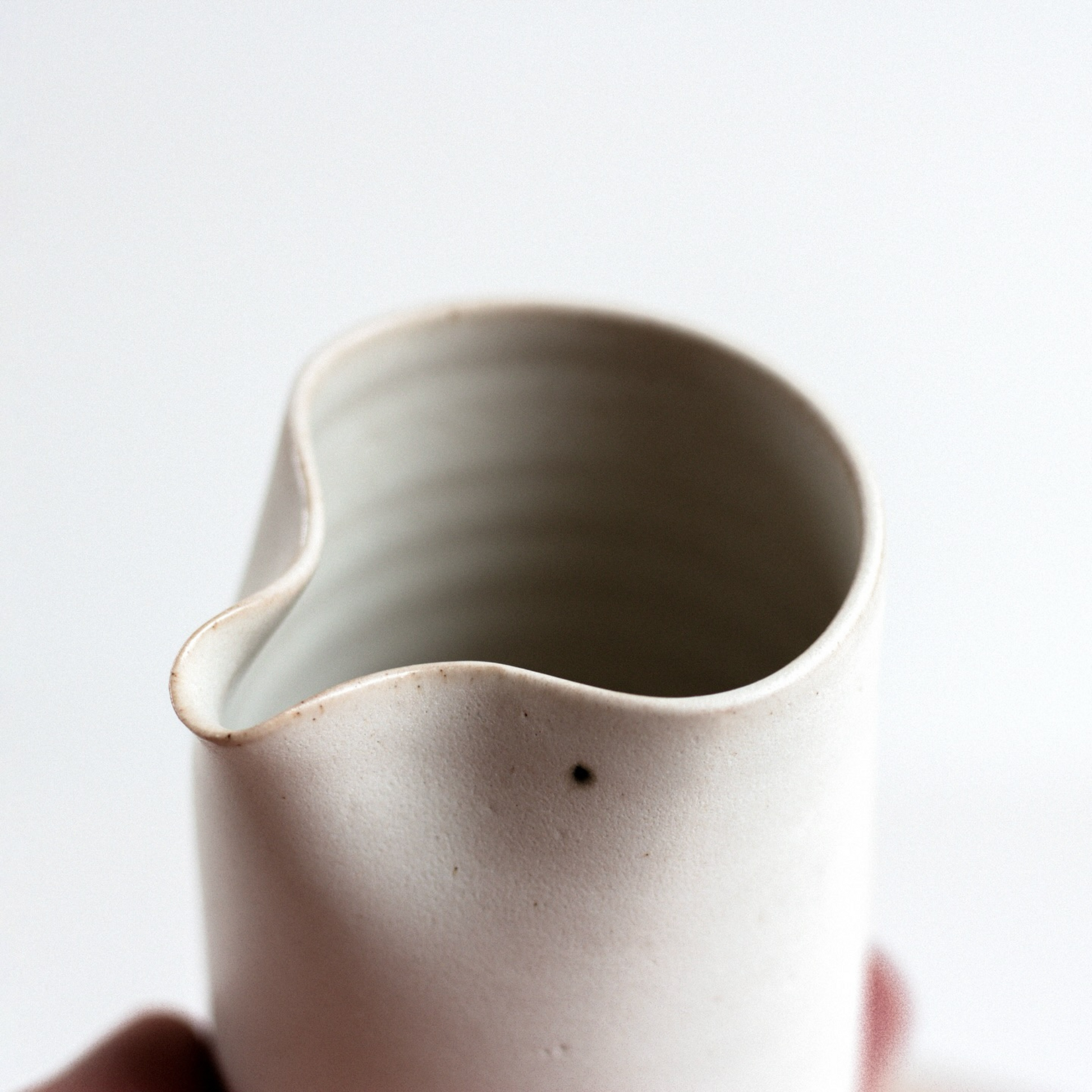 Vinh Truong | Pourer | Linen