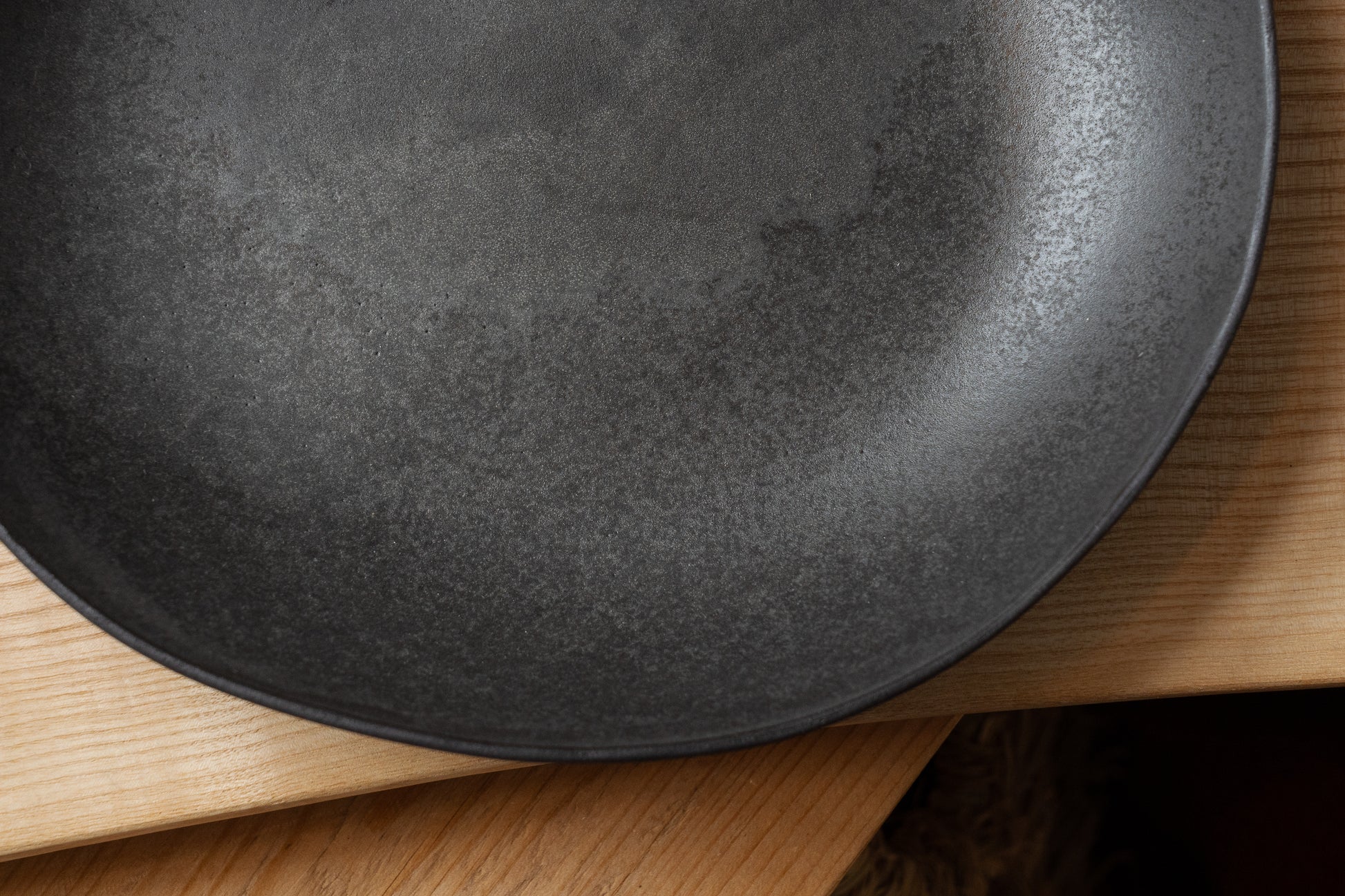 Suze Ceramics | Large Serving Plate | Charcoal