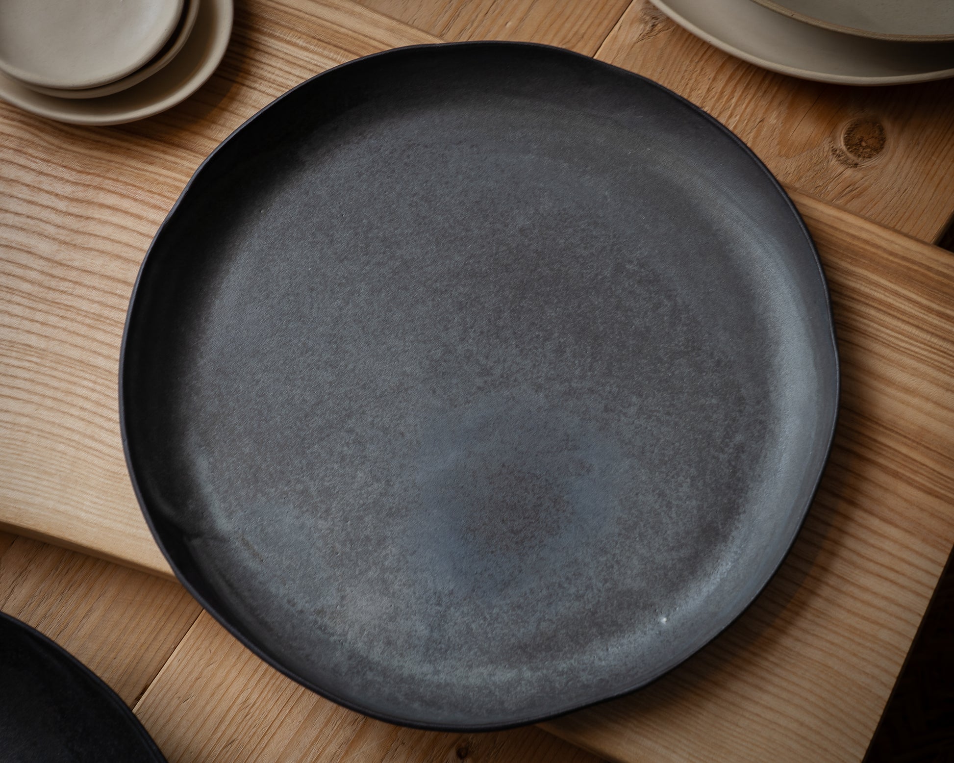 Suze Ceramics | Large Serving Plate | Charcoal