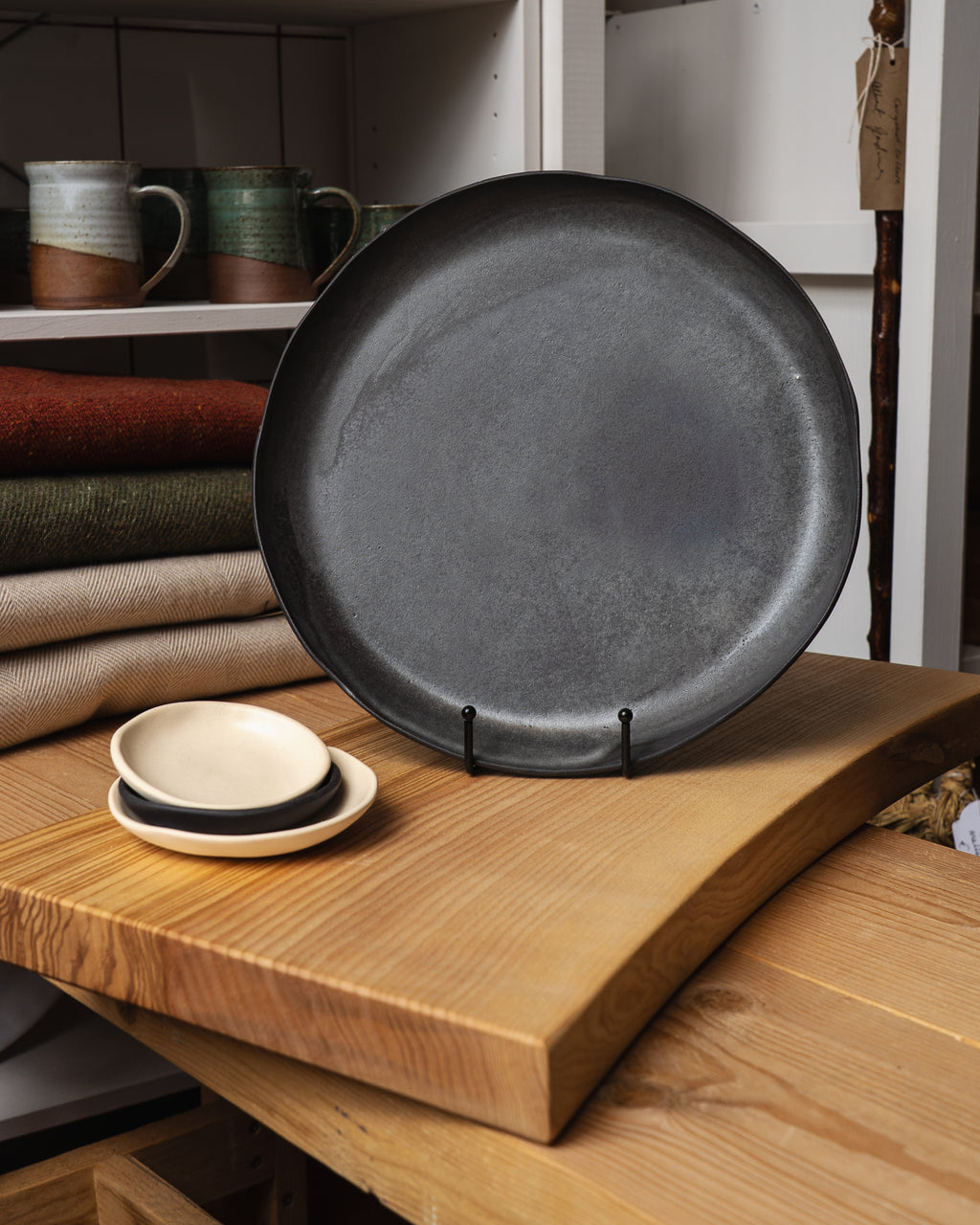 Suze Ceramics | Large Serving Plate | Charcoal
