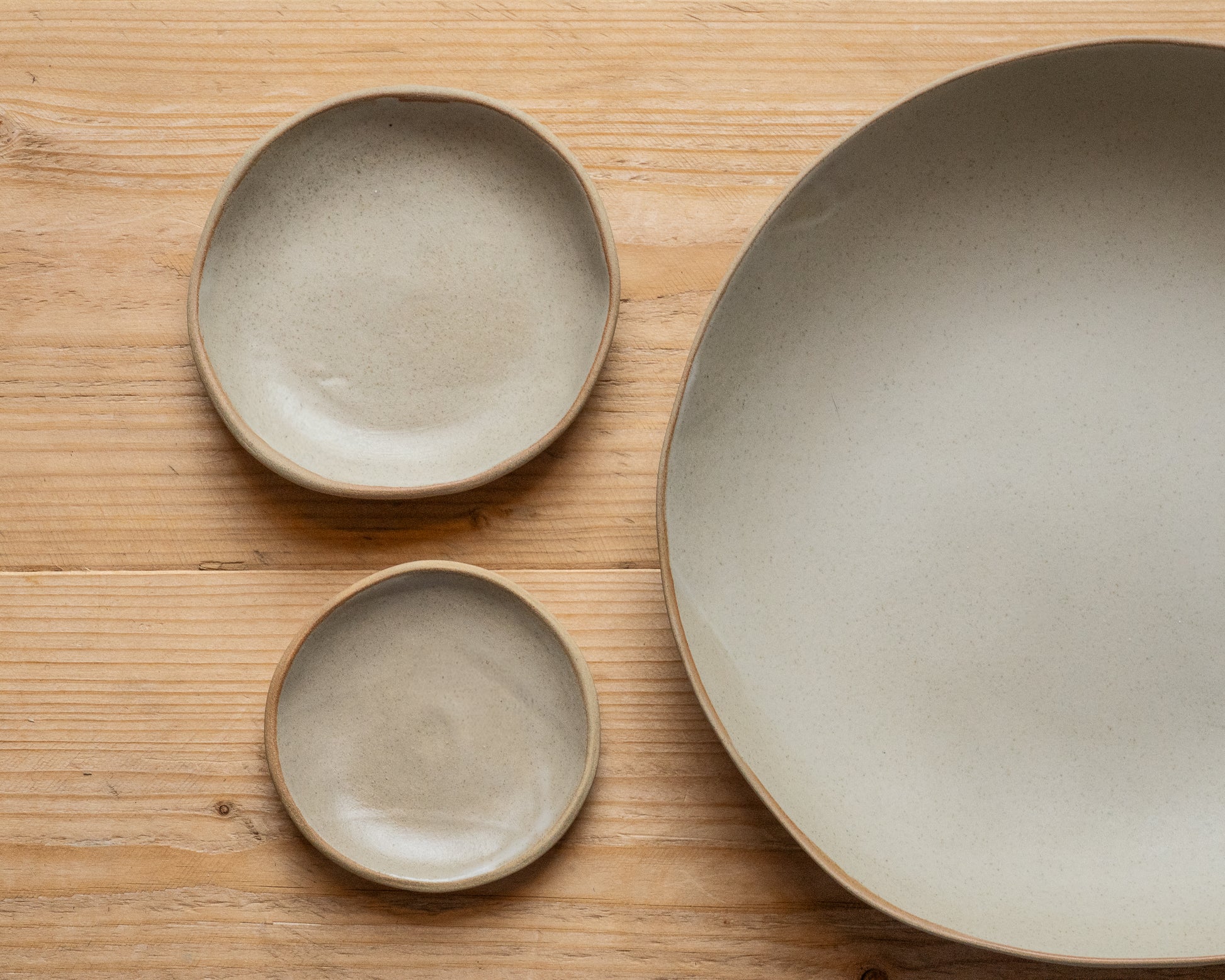 Suze Ceramics | Large Serving Plate | Khaki