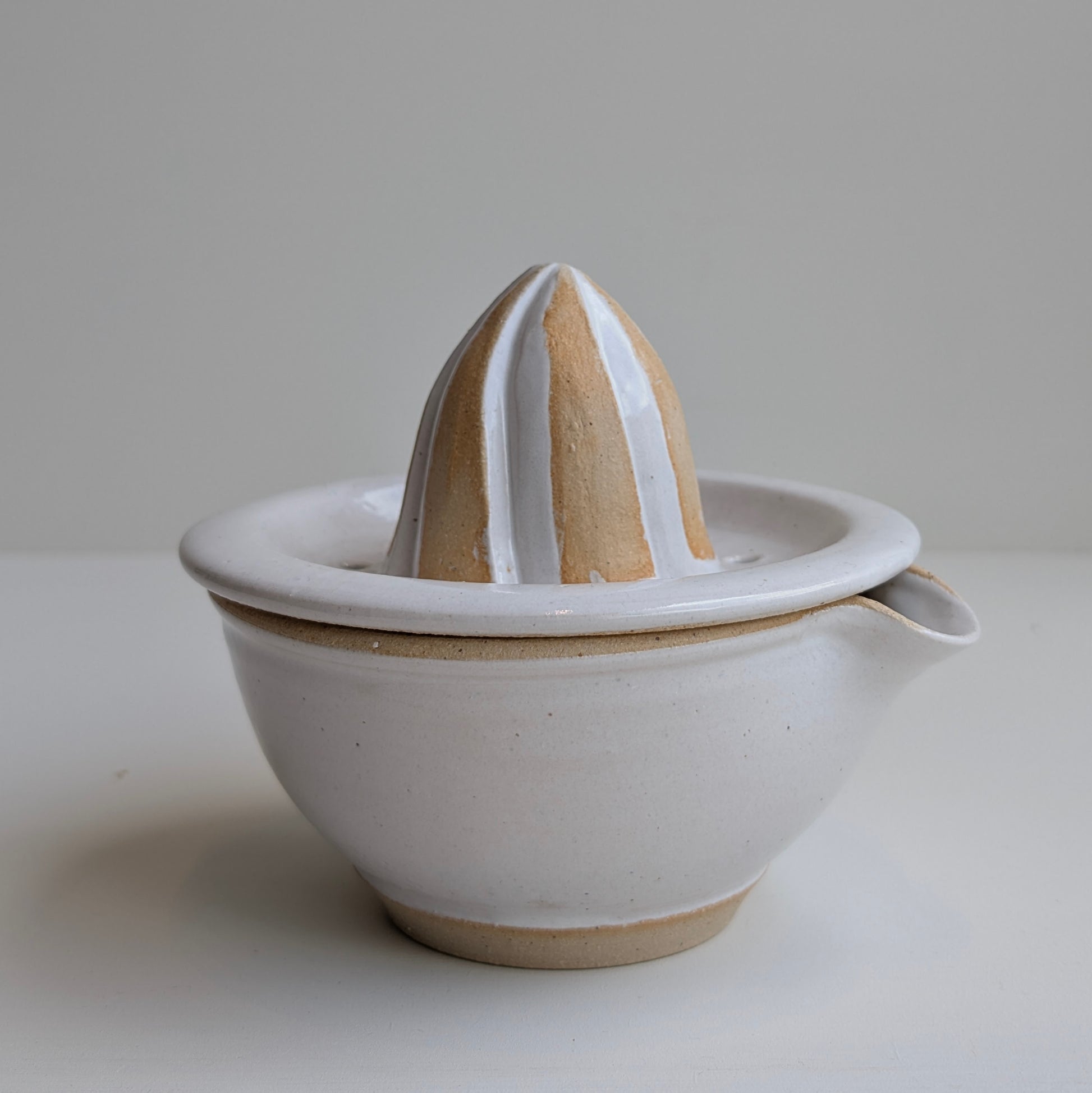 Ballymorris Pottery | Citrus Juicer | White
