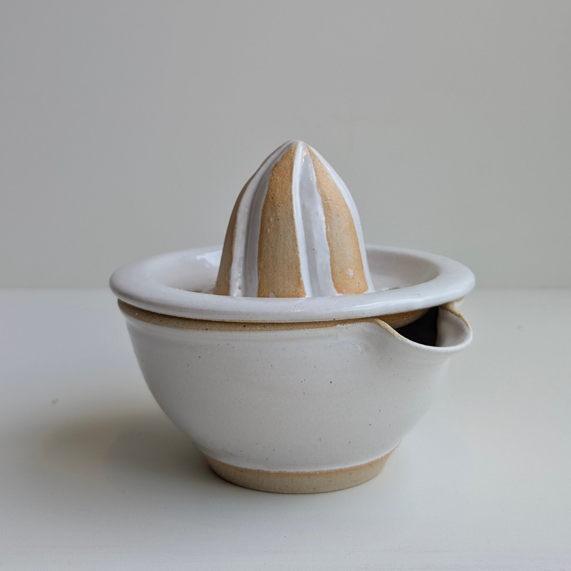 Ballymorris Pottery | Citrus Juicer | White