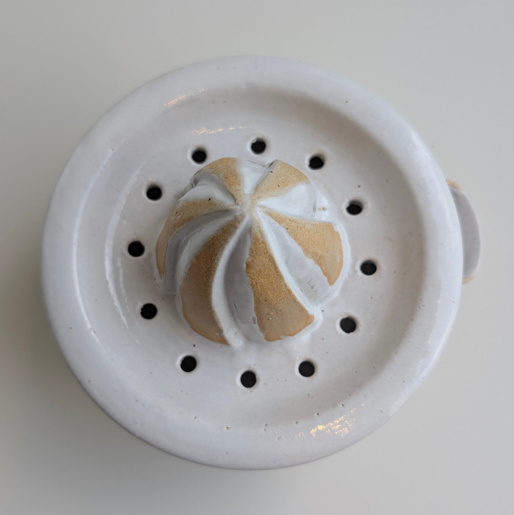 Ballymorris Pottery | Citrus Juicer | White