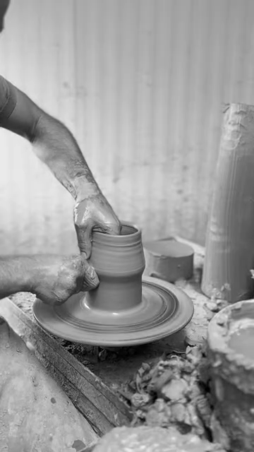 Blanc 04 - Off White Vase